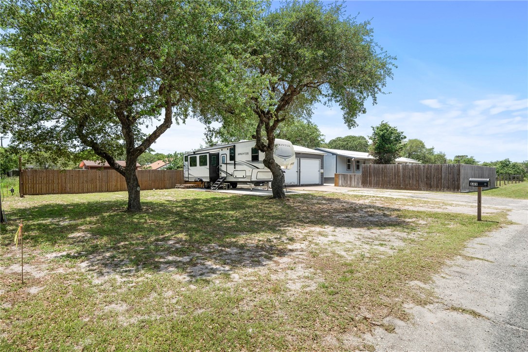 649 W Magnolia Ave Property Photo 3