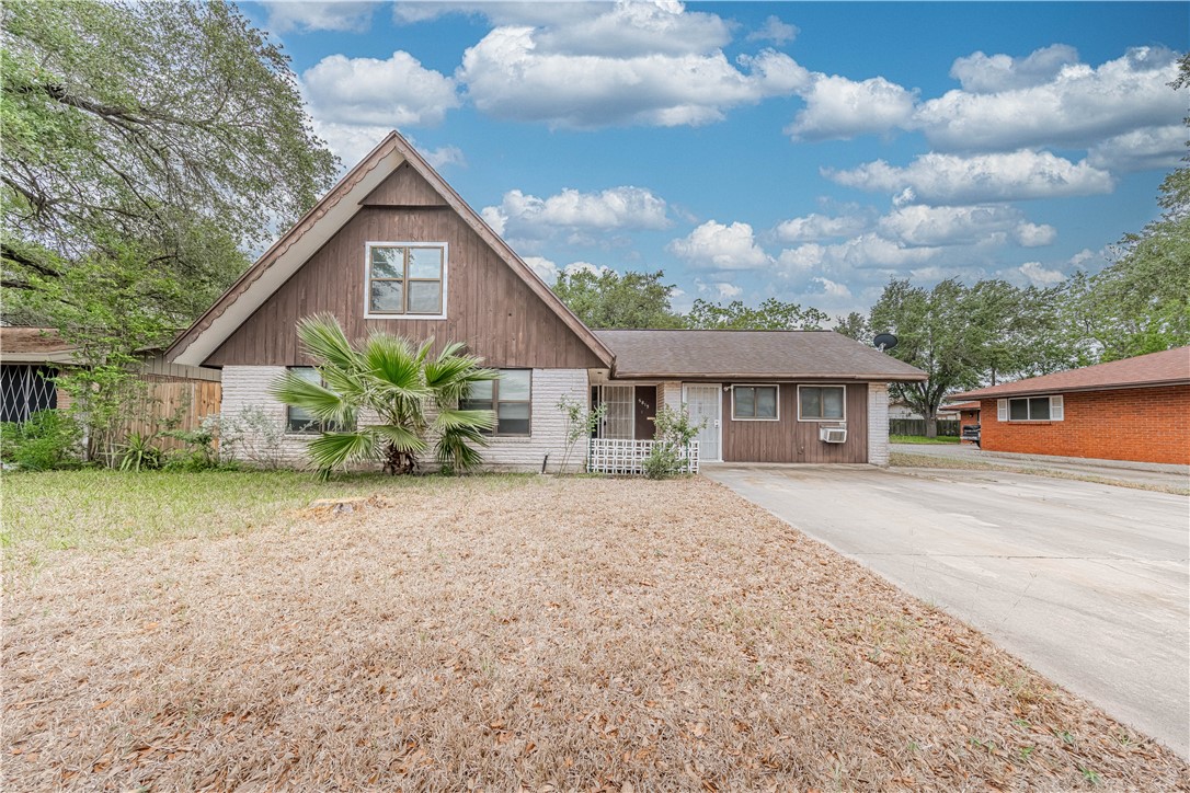 5813 Academy Dr Property Photo 1