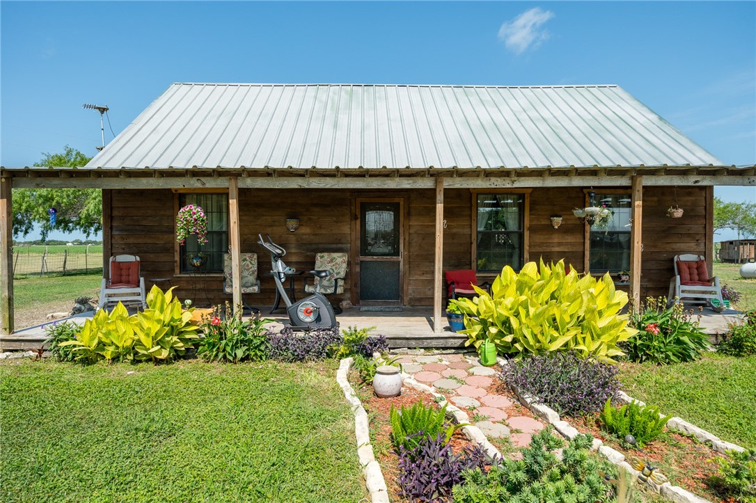 10633 Private Road 2219 Property Photo 1