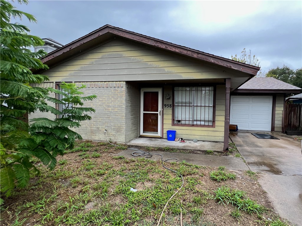958 S 10th St Property Photo