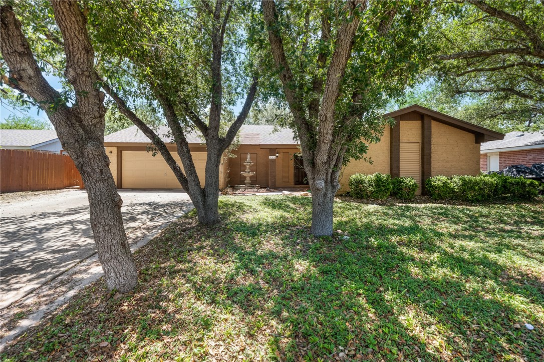 106 Flournoy Property Photo 1