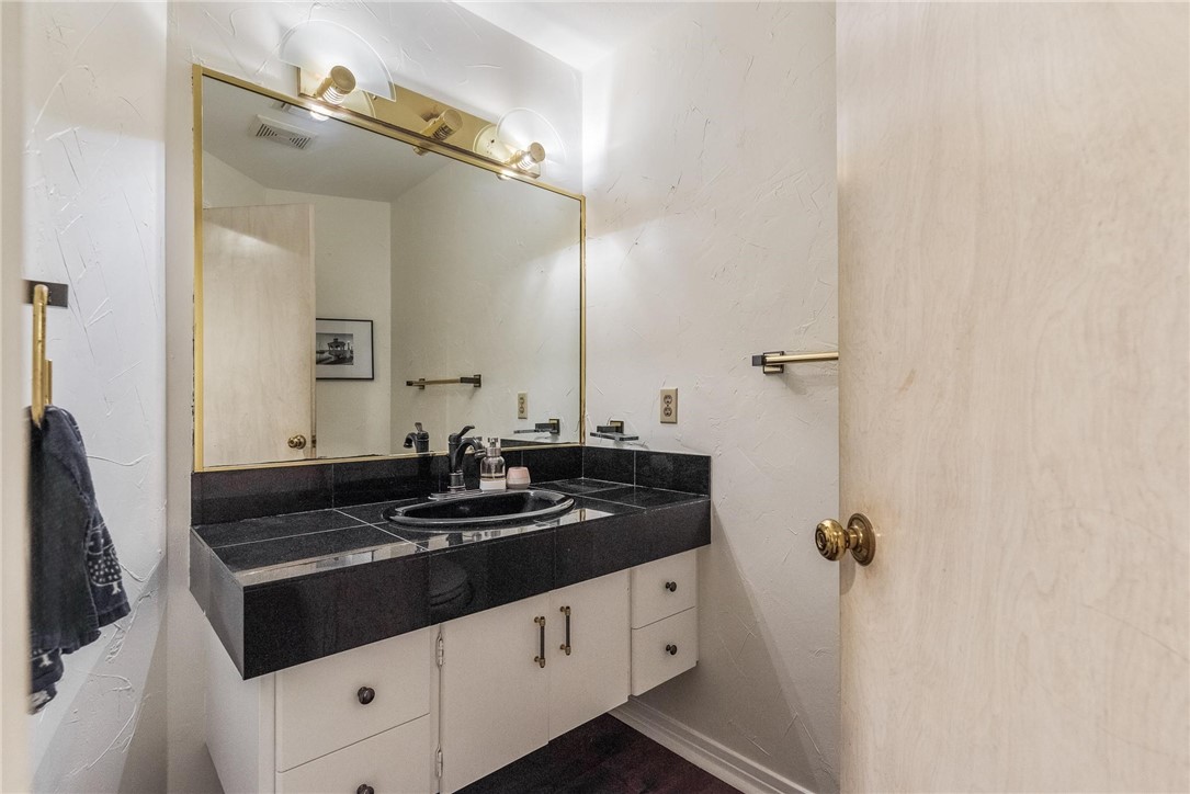 8018 Saint Laurent Property Photo 18