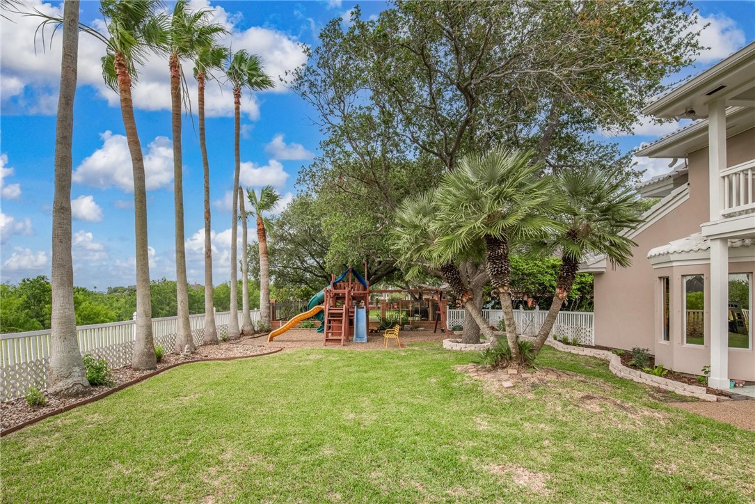 8018 Saint Laurent Property Photo 31