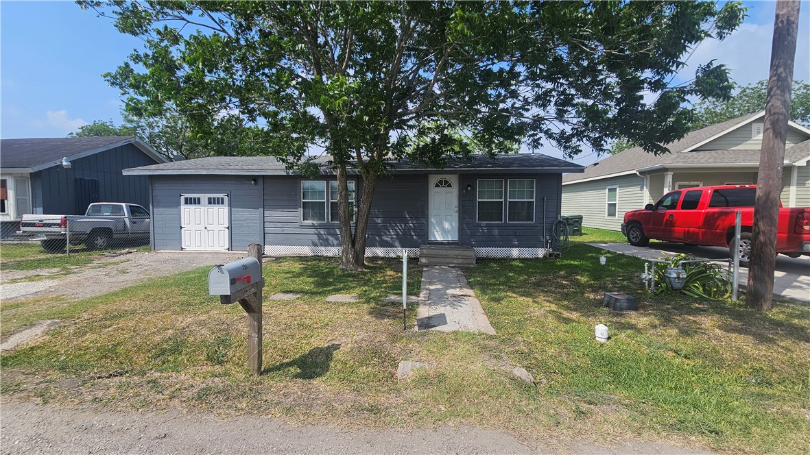 131 Algodon St Property Photo 1