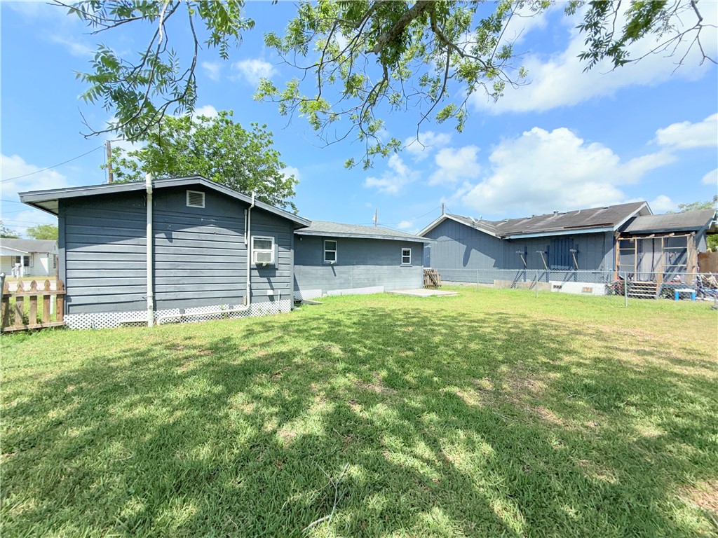 131 Algodon St Property Photo 2