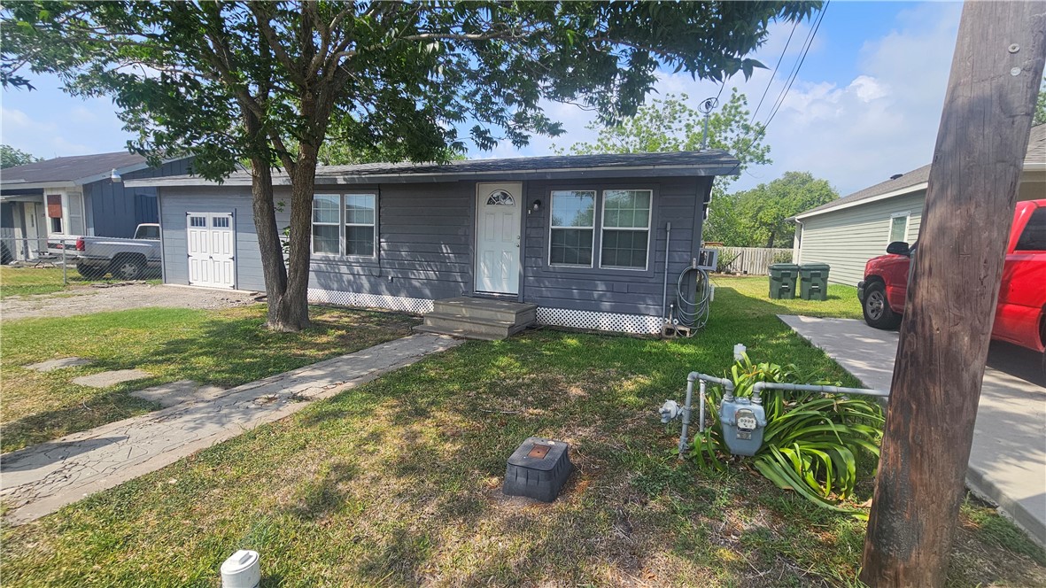 131 Algodon St Property Photo 3
