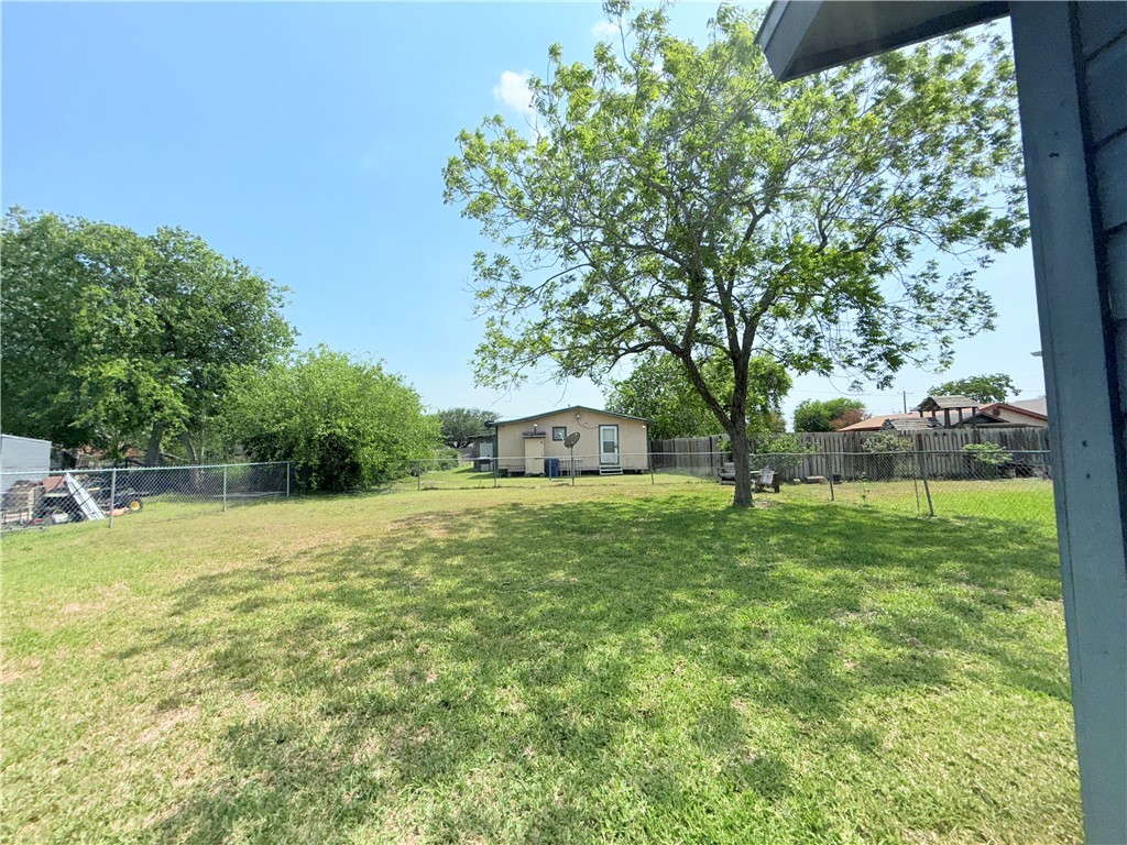 131 Algodon St Property Photo 10