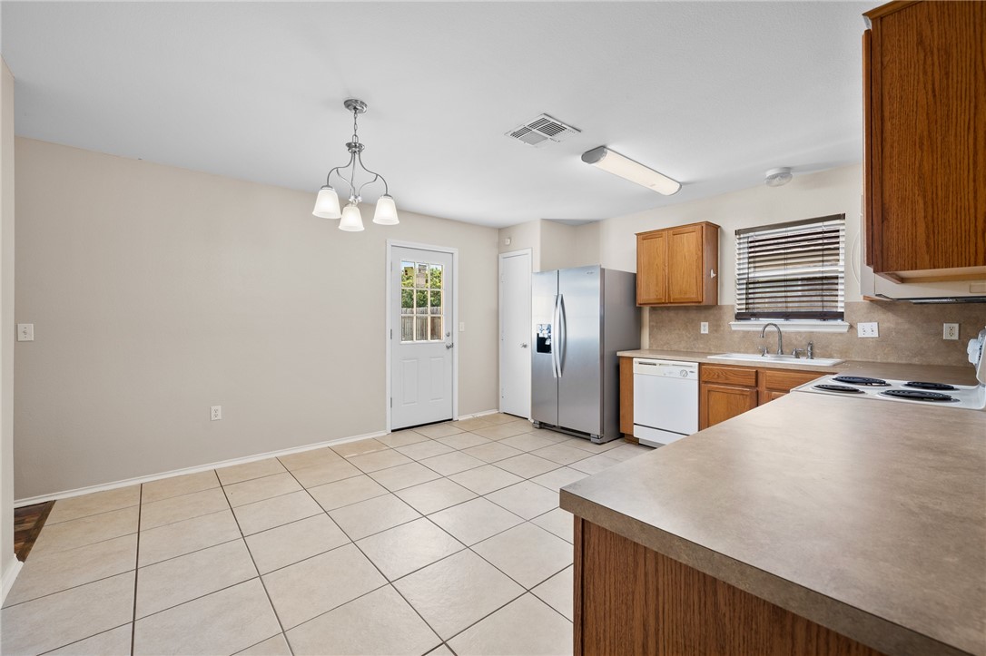 1522 W Nelson Ave Property Photo 9
