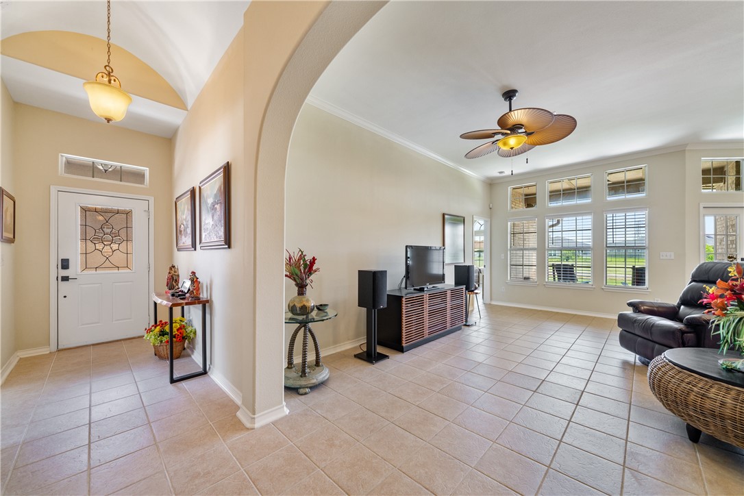 6217 Garden Ct Property Photo 4