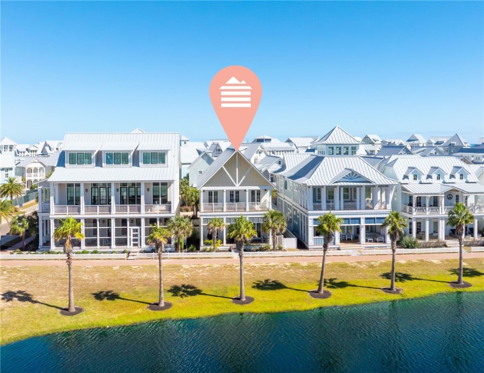 206 Lakeshore St Property Photo 1