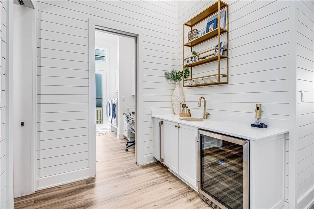 206 Lakeshore St Property Photo 11