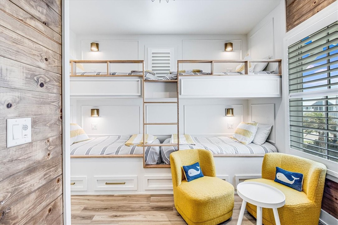 206 Lakeshore St Property Photo 16