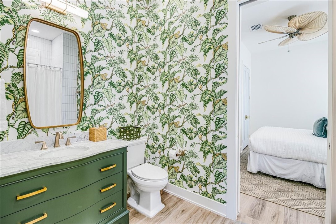 206 Lakeshore St Property Photo 20