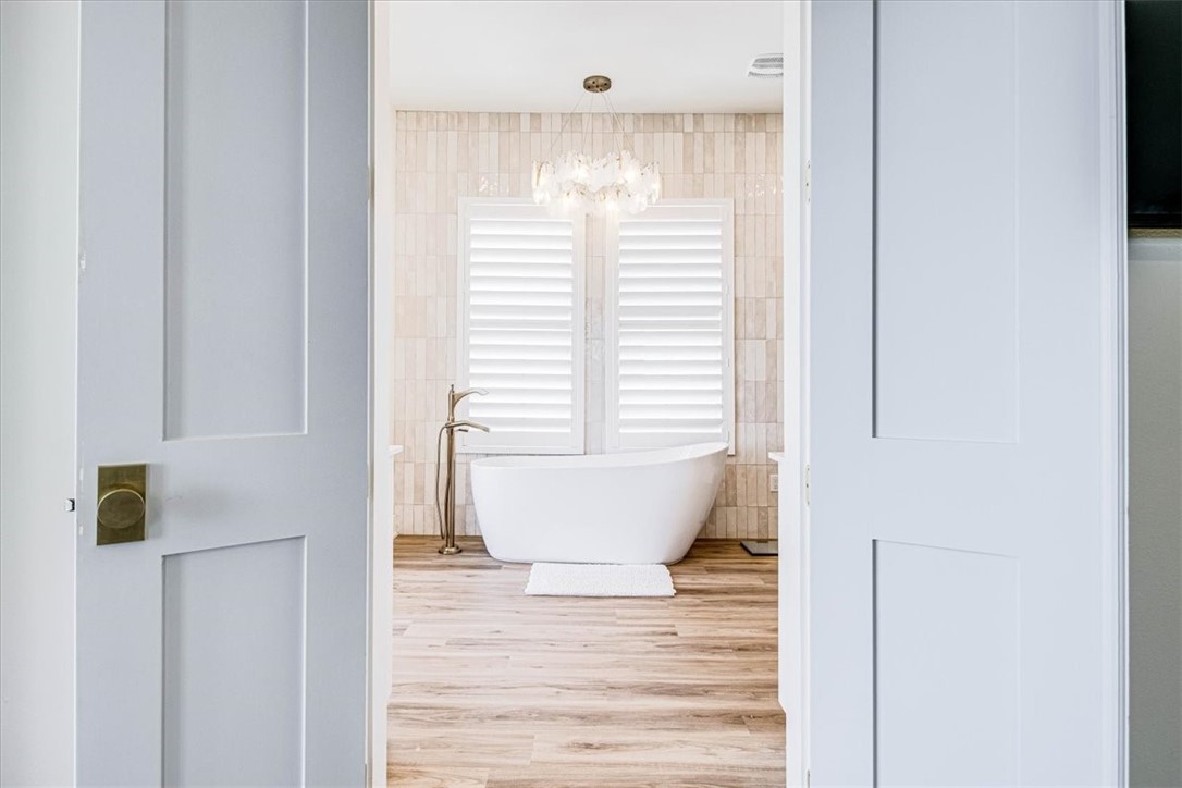 206 Lakeshore St Property Photo 29