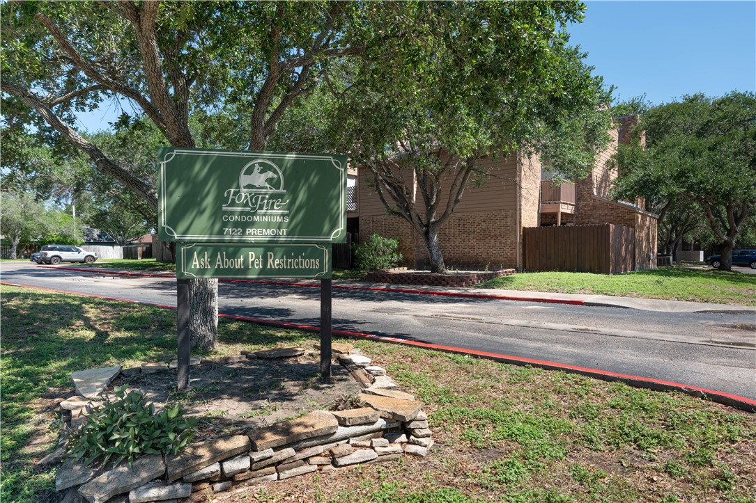 7122 Premont Dr Property Photo 1