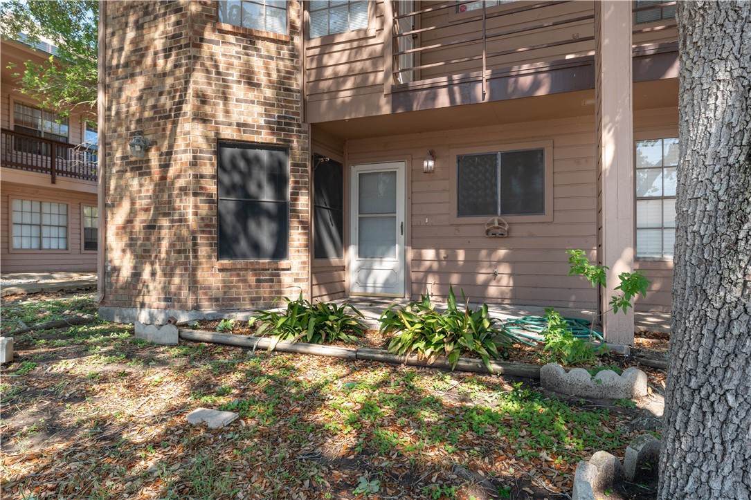 7122 Premont Dr Property Photo 3