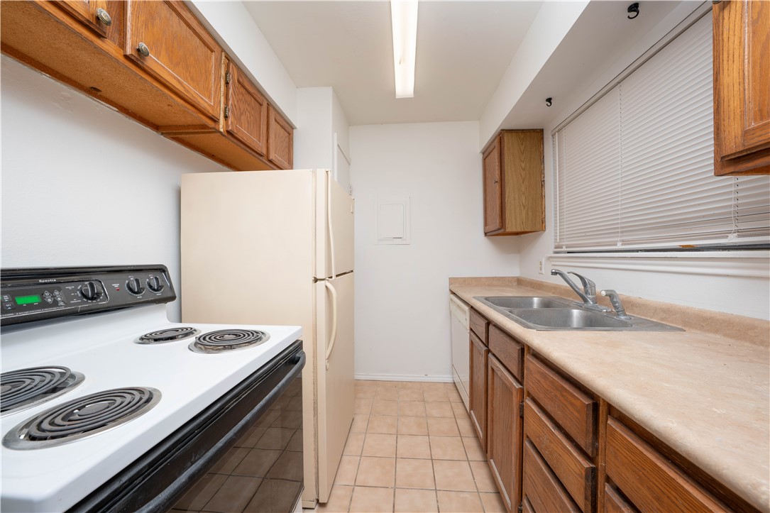 7122 Premont Dr Property Photo 8
