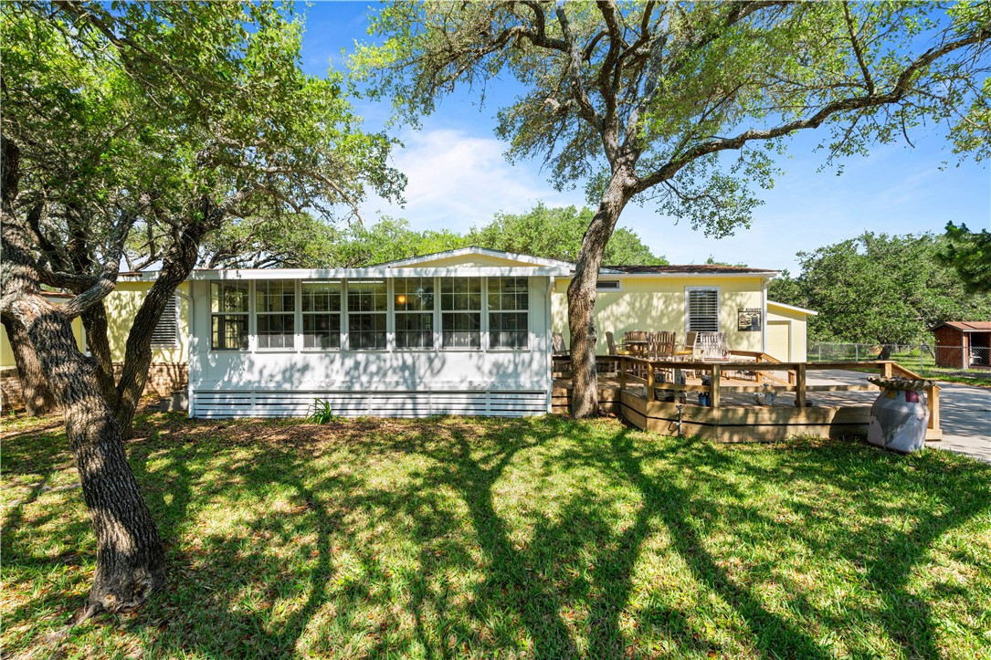 613 Sunset Dr Property Photo