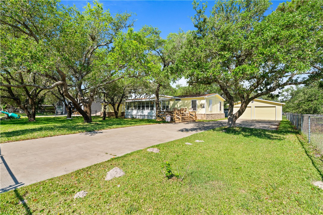 613 Sunset Dr Property Photo 2