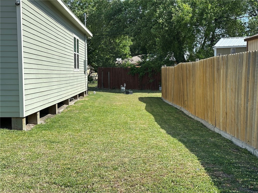803 Molina St Property Photo 2