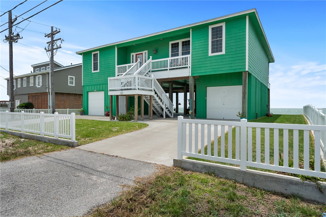 108 Bayshore Dr Property Photo 1