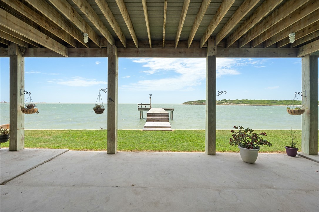 108 Bayshore Dr Property Photo 6