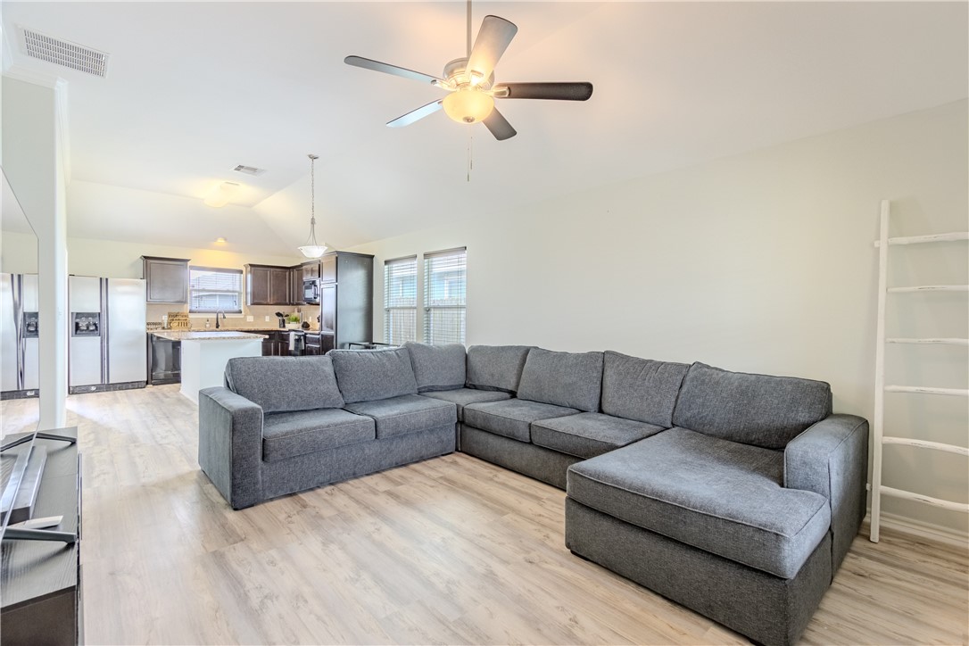 3709 Southlake Park Property Photo 5