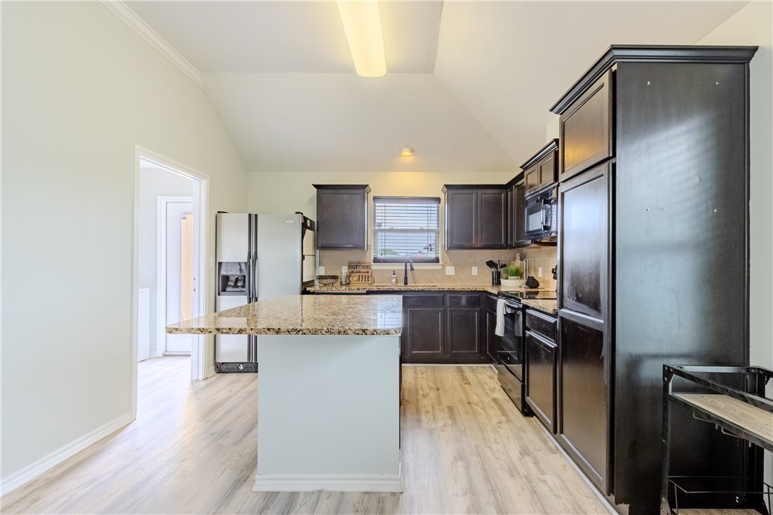 3709 Southlake Park Property Photo 11