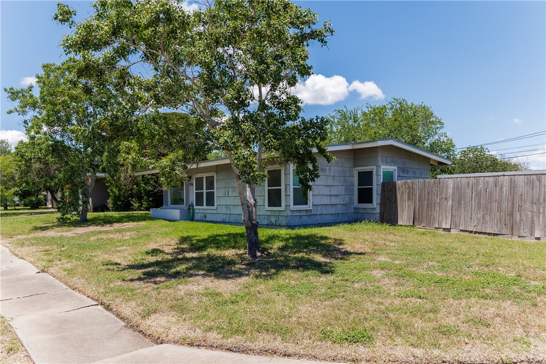 5938 Lucille Dr Property Photo 2