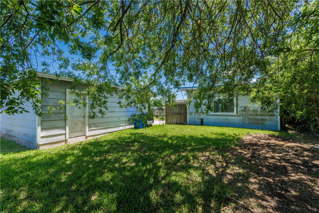 5938 Lucille Dr Property Photo 7