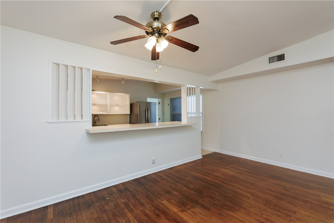 5938 Lucille Dr Property Photo 10