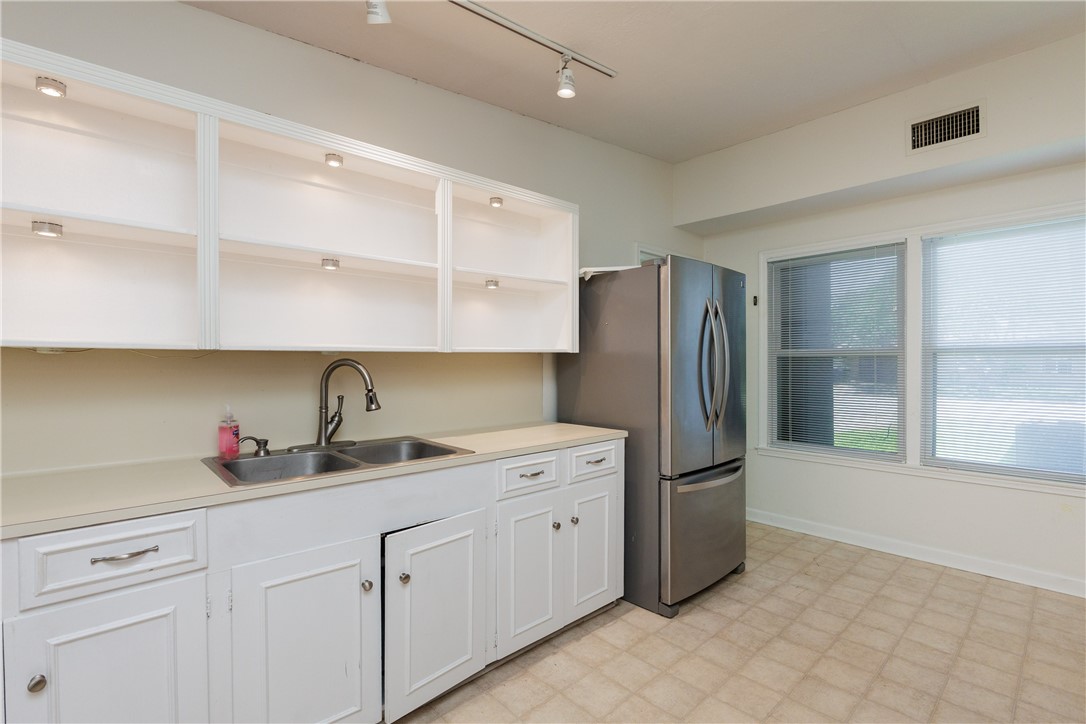 5938 Lucille Dr Property Photo 17