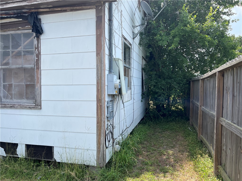 107 Gallia St Property Photo 9