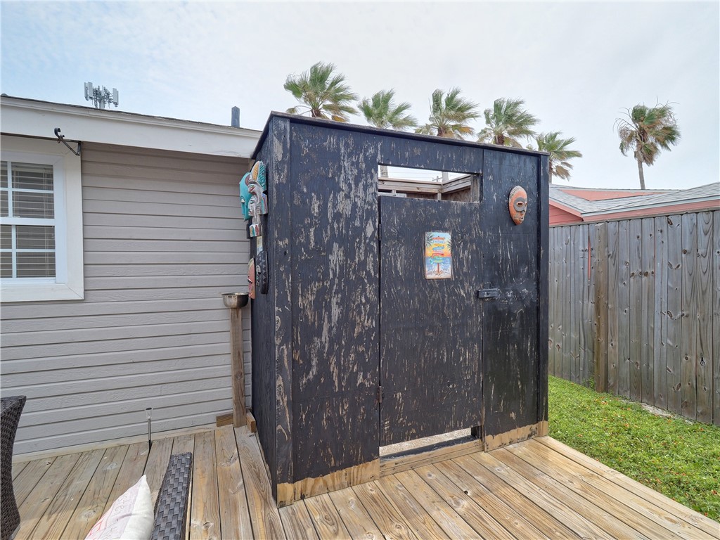419 E Cotter Ave Property Photo 8