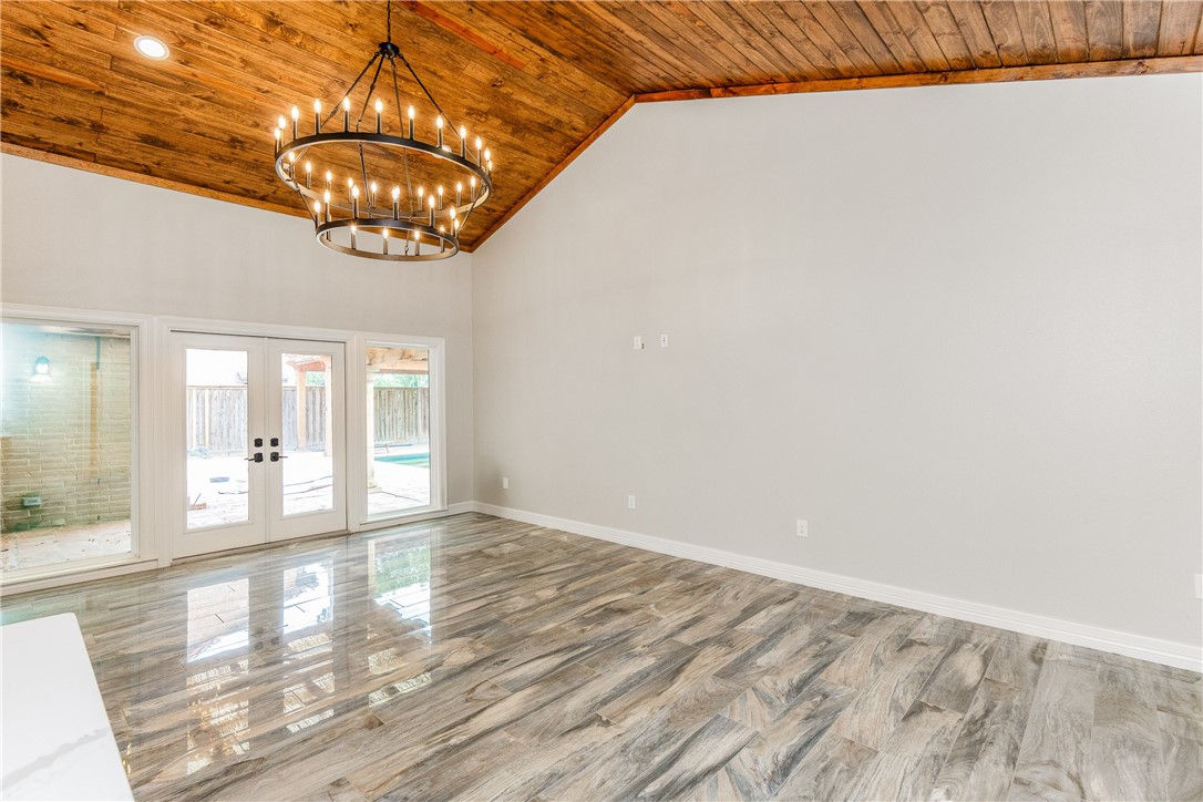 5225 Greenbriar Dr Property Photo 23