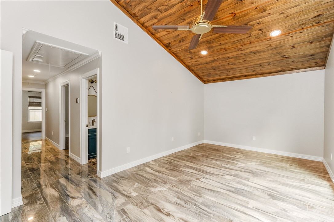 5225 Greenbriar Dr Property Photo 24