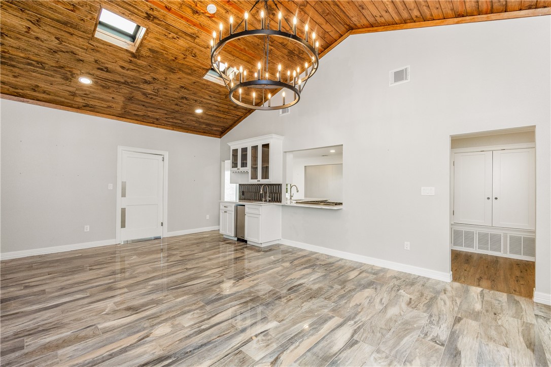 5225 Greenbriar Dr Property Photo 26