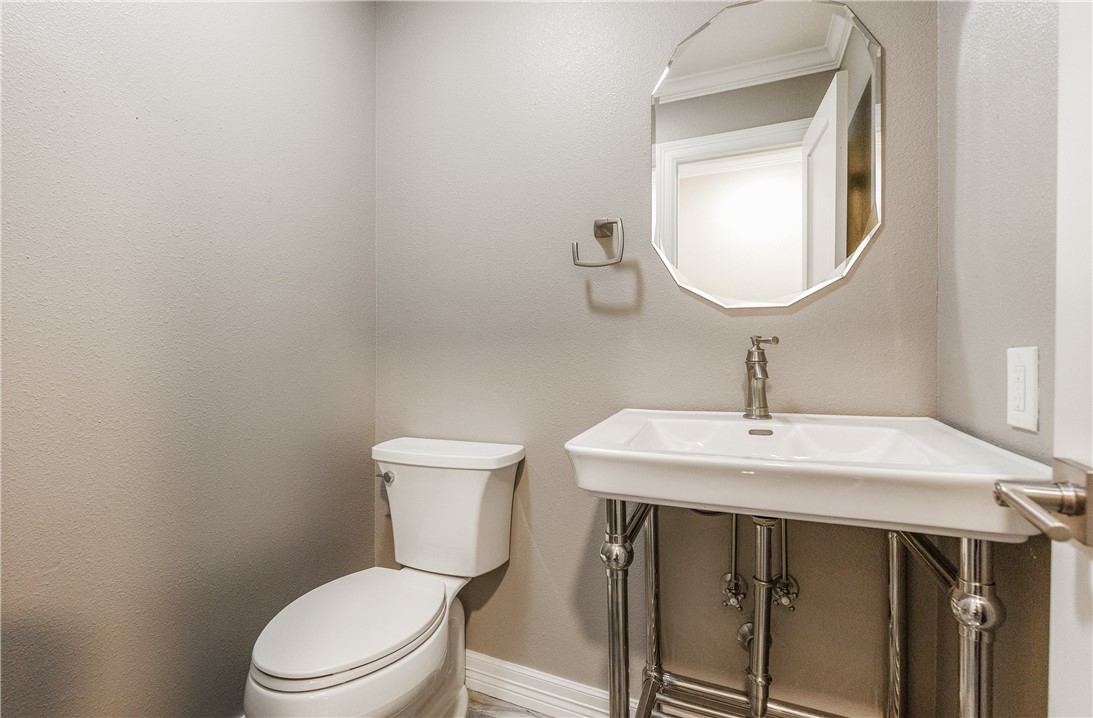 5225 Greenbriar Dr Property Photo 35