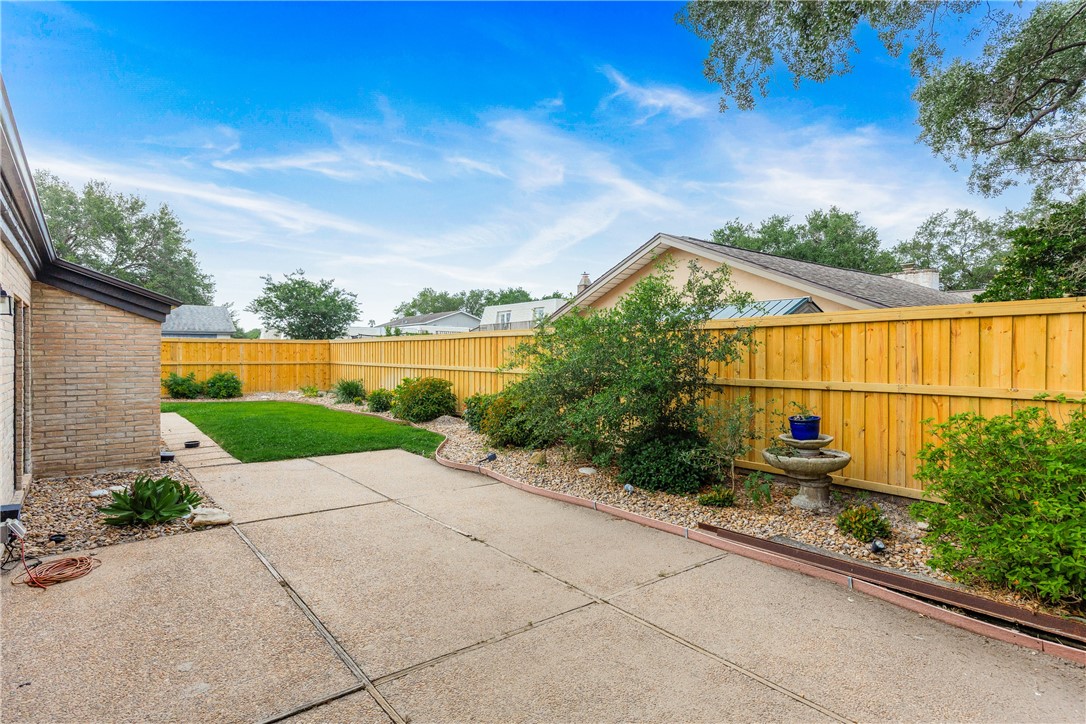 5225 Greenbriar Dr Property Photo 39