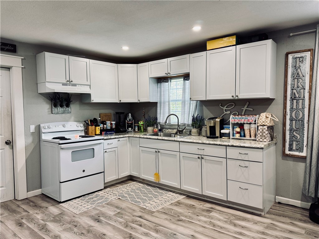 1505 Main Dr Property Photo 8