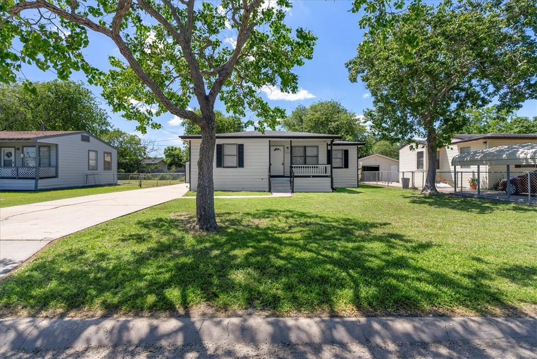 1337 Daytona Dr Property Photo 2