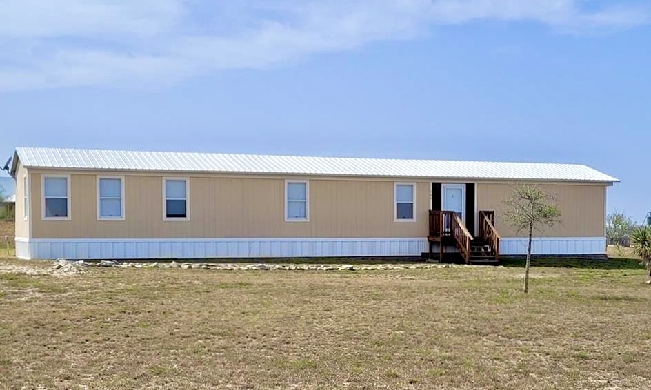 689 County Road 3031 Property Photo 2