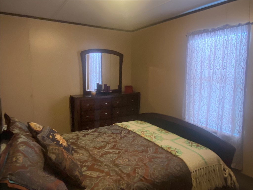 170 Morrow St Property Photo 8