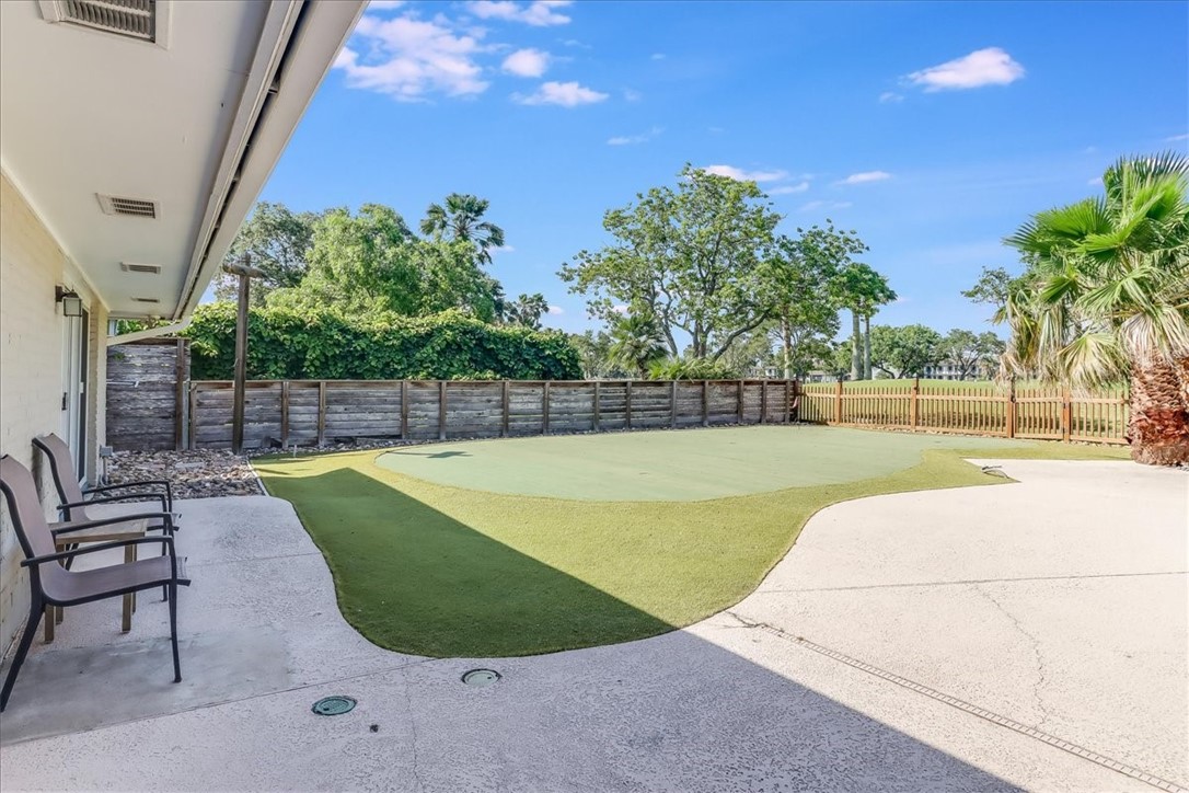 5241 Saint Andrews Dr Property Photo 36
