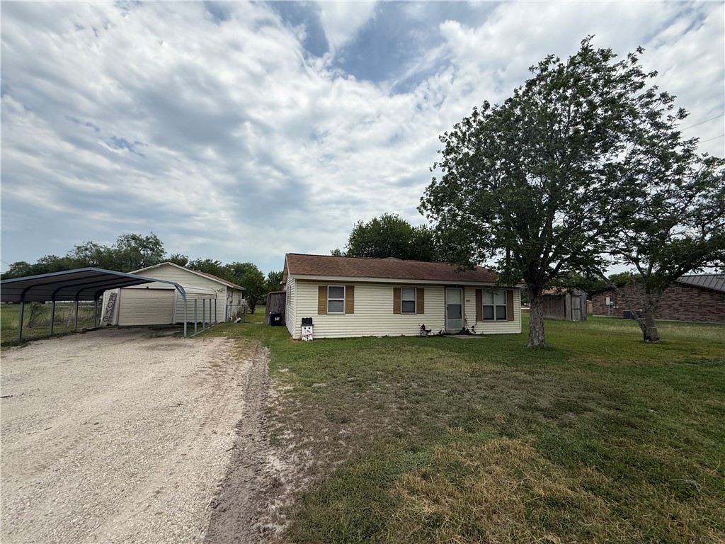 9047 County Road 471 Property Photo