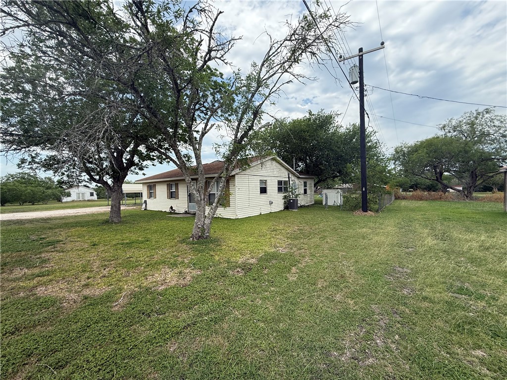 9047 County Road 471 Property Photo 3