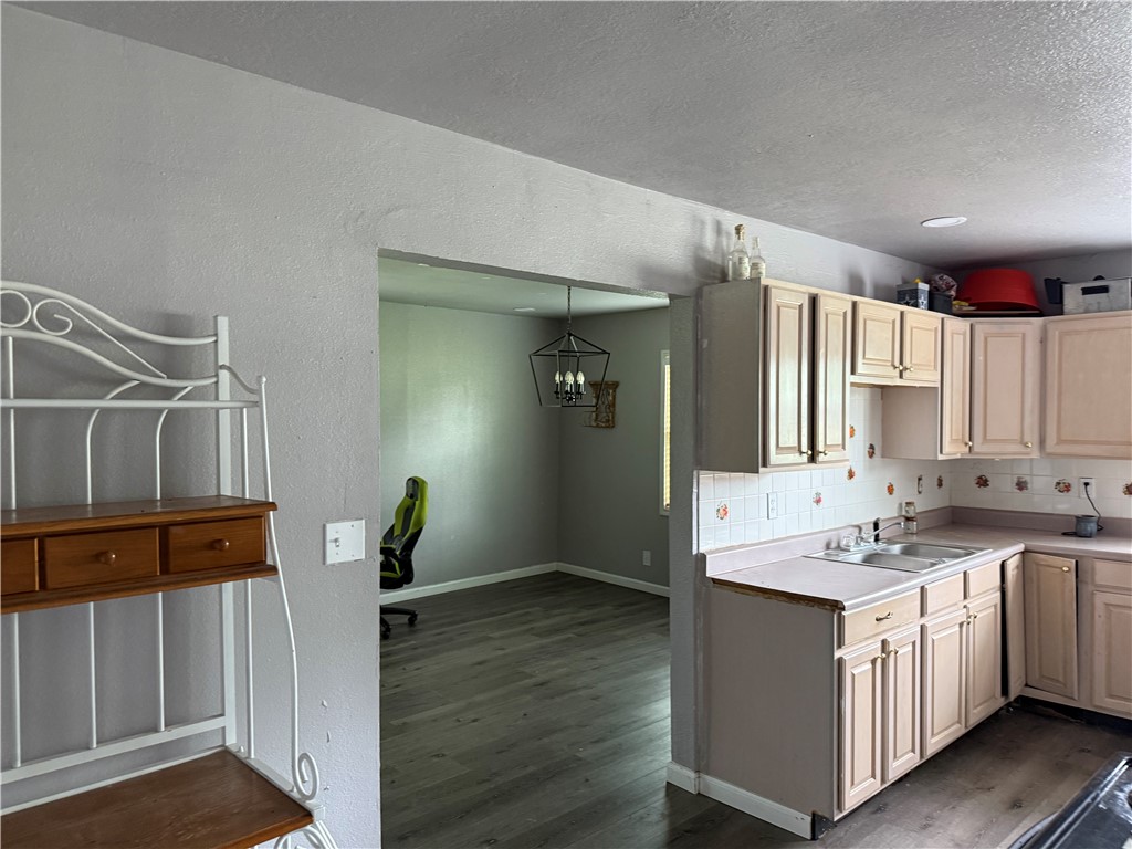 9047 County Road 471 Property Photo 11