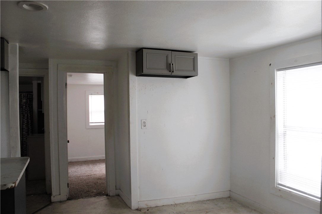 1110 Elgin St Property Photo 6