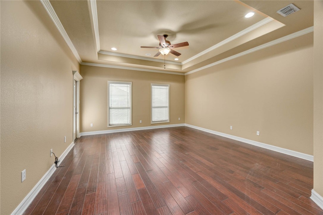 3722 Lake Hawkins Ct Property Photo 4
