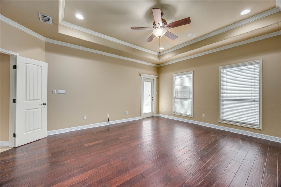 3722 Lake Hawkins Ct Property Photo 5